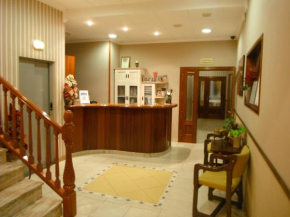 Гостиница Hotel Clemente  Барбастро